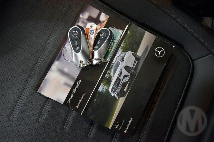 2025 Mercedes-Benz GLC-Class GLC300