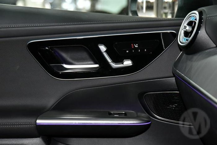 2025 Mercedes-Benz GLC-Class GLC300