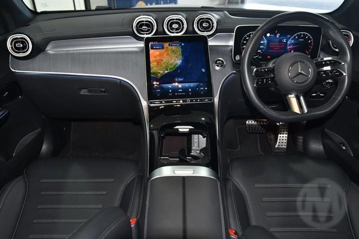 2025 Mercedes-Benz GLC-Class GLC300