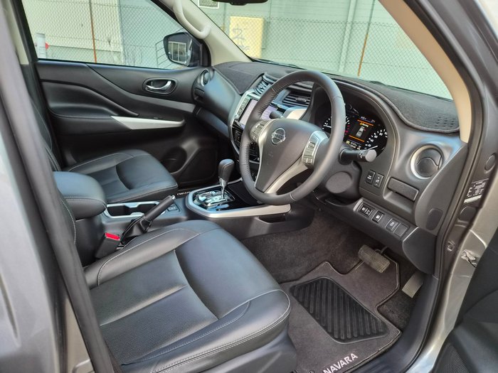 2020 Nissan Navara ST-X