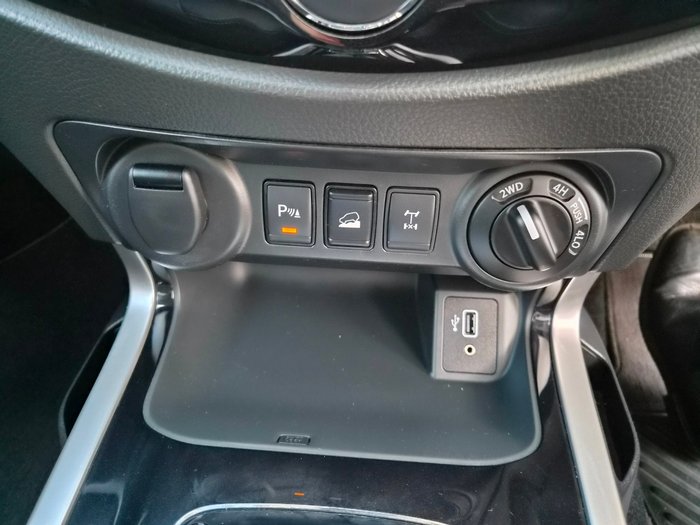 2020 Nissan Navara ST-X