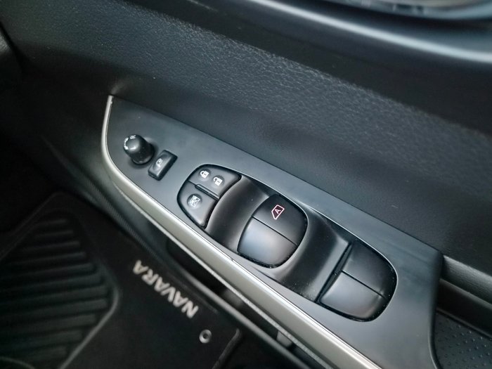2020 Nissan Navara ST-X