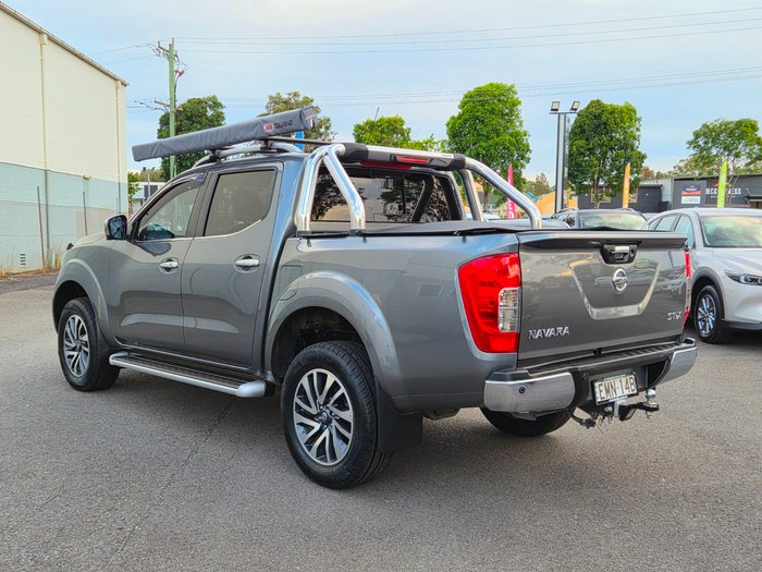 2020 Nissan Navara ST-X