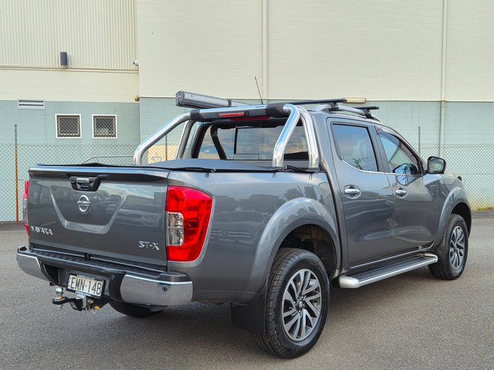 2020 Nissan Navara ST-X