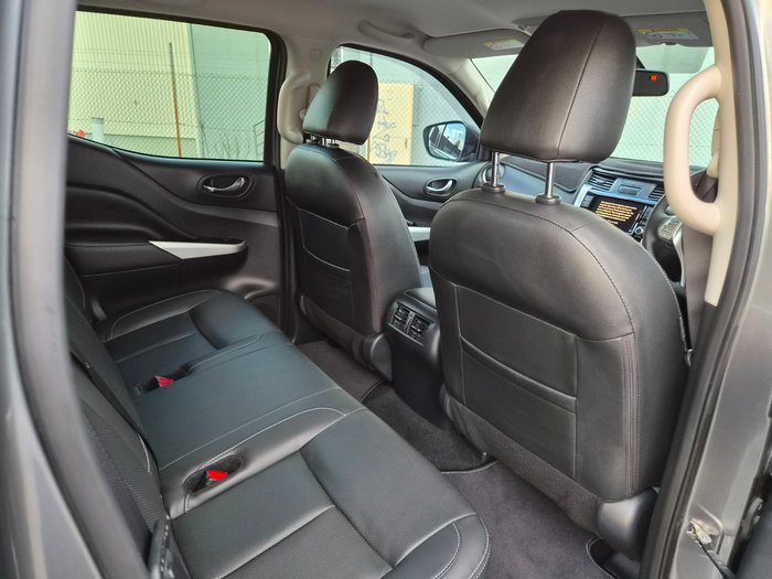 2020 Nissan Navara ST-X