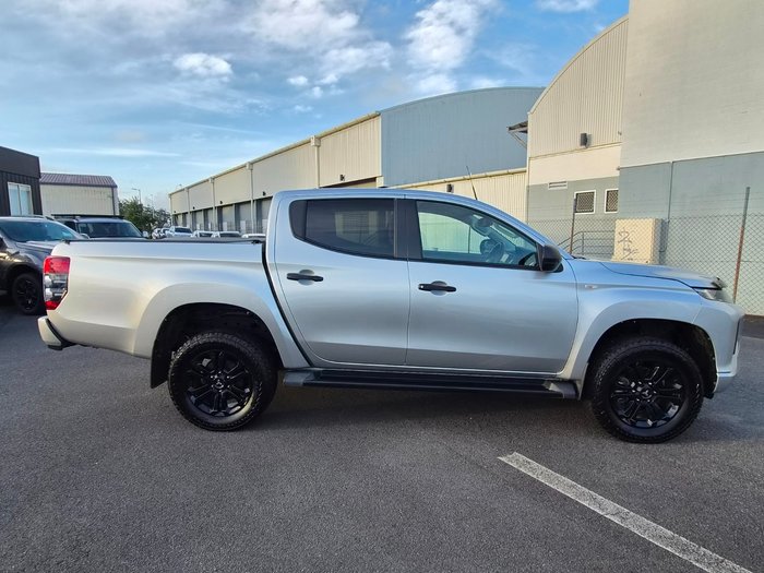 2022 Mitsubishi Triton GLX-R