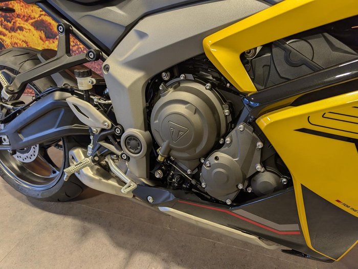 2026 Triumph Daytona 660 LAMS Daytona Yellow