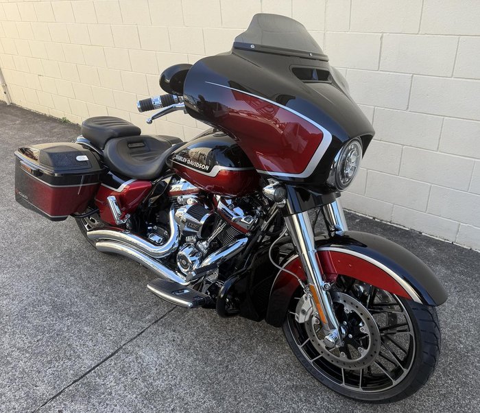 2021 Harley-Davidson CVO Street Glide 117 (FLHXSE) Touring Black