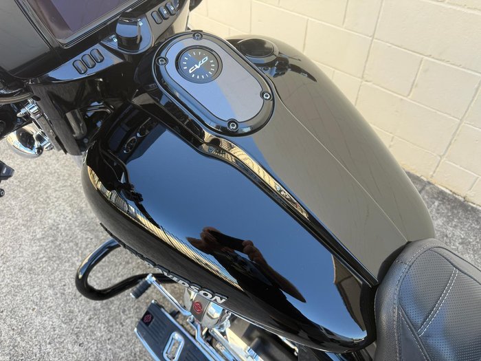 2021 Harley-Davidson CVO Street Glide 117 (FLHXSE) Touring Black