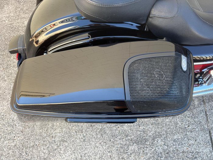 2021 Harley-Davidson CVO Street Glide 117 (FLHXSE) Touring Black