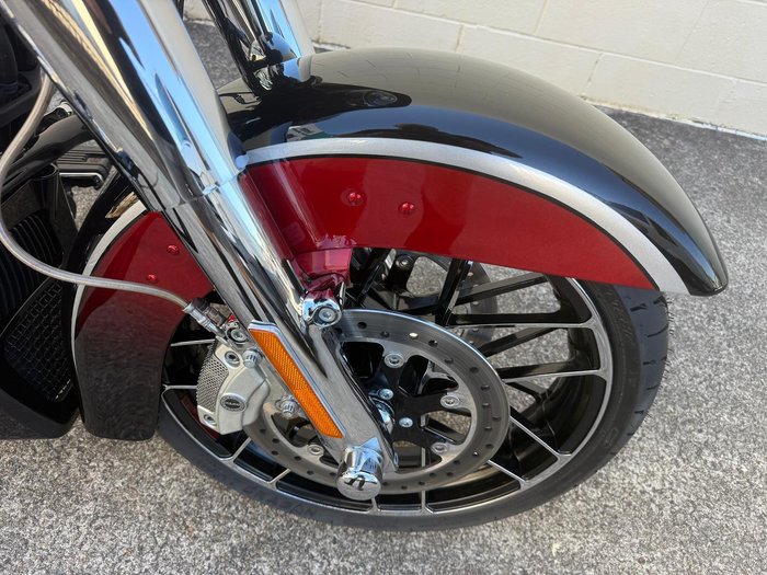 2021 Harley-Davidson CVO Street Glide 117 (FLHXSE) Touring Black