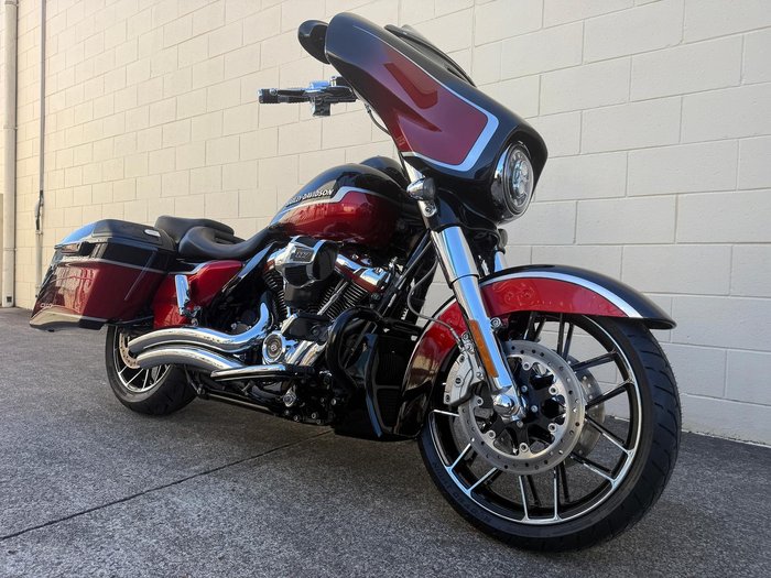 2021 Harley-Davidson CVO Street Glide 117 (FLHXSE) Touring Black