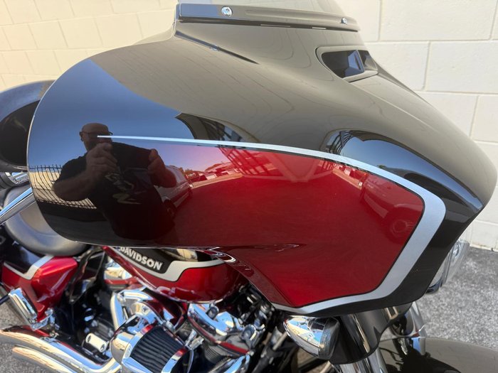 2021 Harley-Davidson CVO Street Glide 117 (FLHXSE) Touring Black