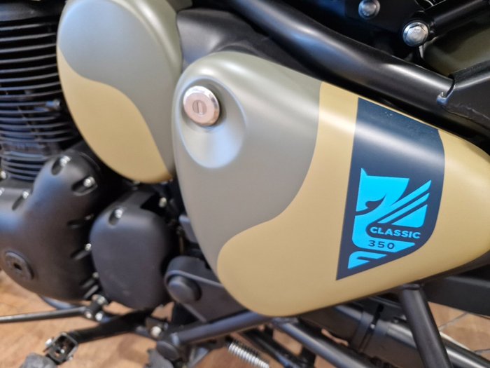 2025 Royal Enfield CLASSIC 350 SIGNALS GREEN