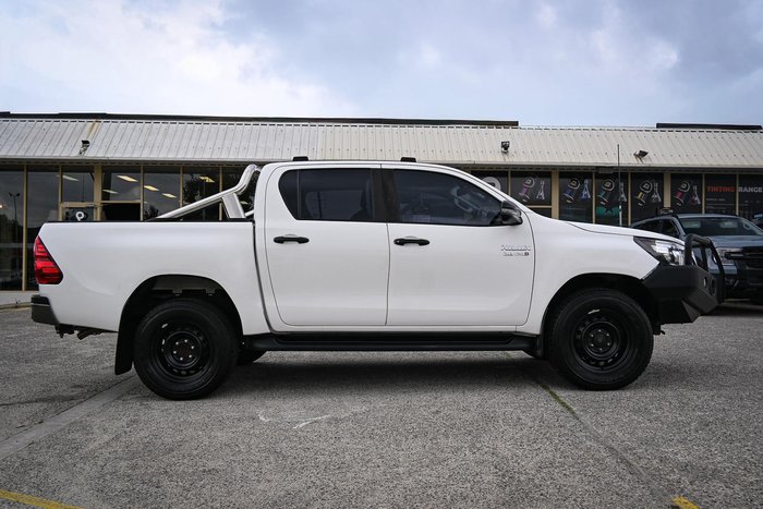 2020 Toyota Hilux SR