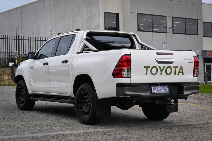 2020 Toyota Hilux SR