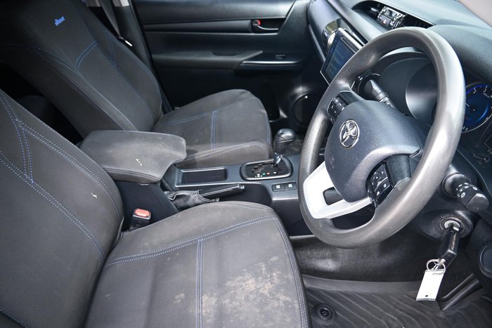 2020 Toyota Hilux SR