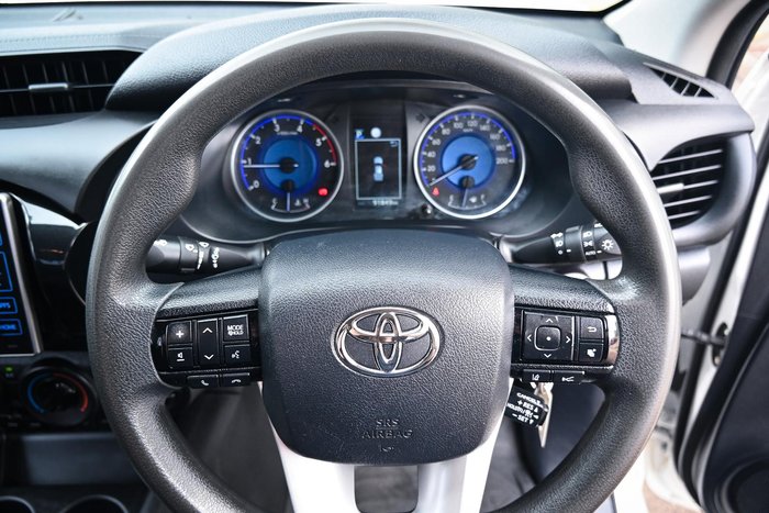 2020 Toyota Hilux SR