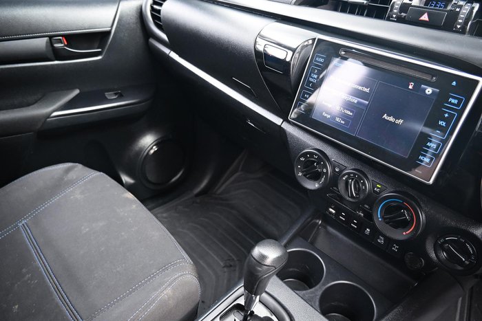 2020 Toyota Hilux SR