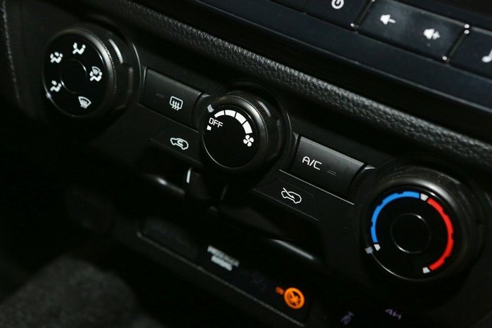 2021 Isuzu D-MAX LS-M