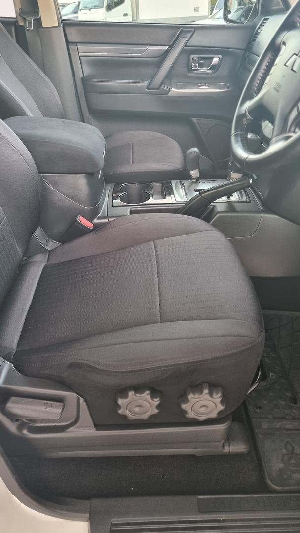 2017 Mitsubishi Pajero GLX