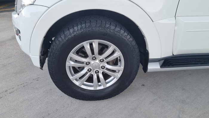 2017 Mitsubishi Pajero GLX