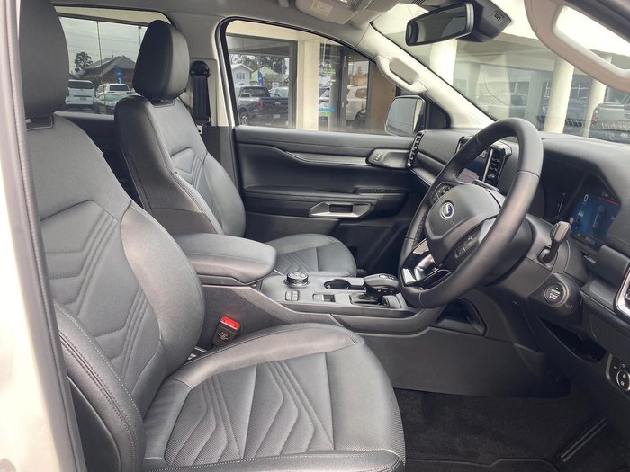 2025 Ford Everest Black Edition