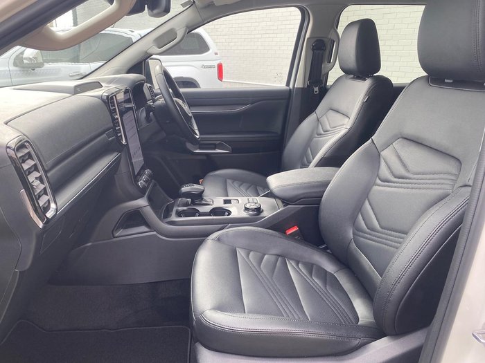 2025 Ford Everest Black Edition