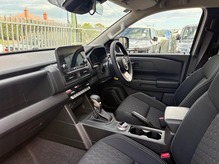 2025 Nissan Navara ST