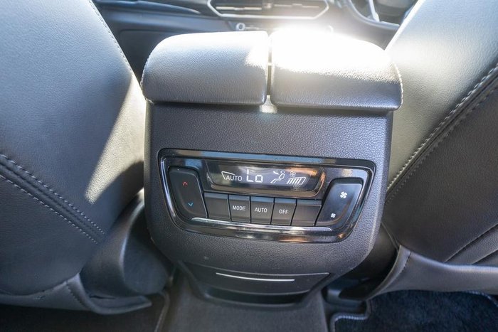2021 LDV D90 Executive