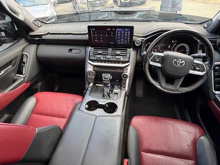 2022 Toyota Landcruiser Sahara ZX