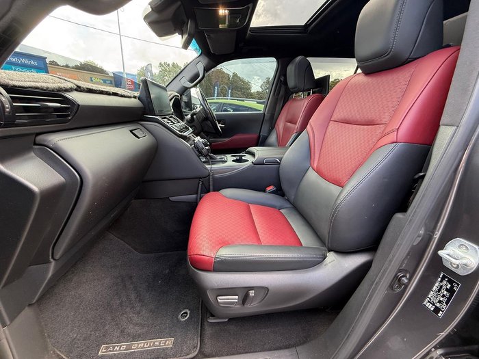 2022 Toyota Landcruiser Sahara ZX