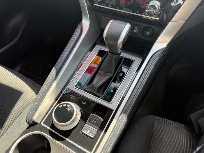 2024 Mitsubishi Pajero Sport GLS