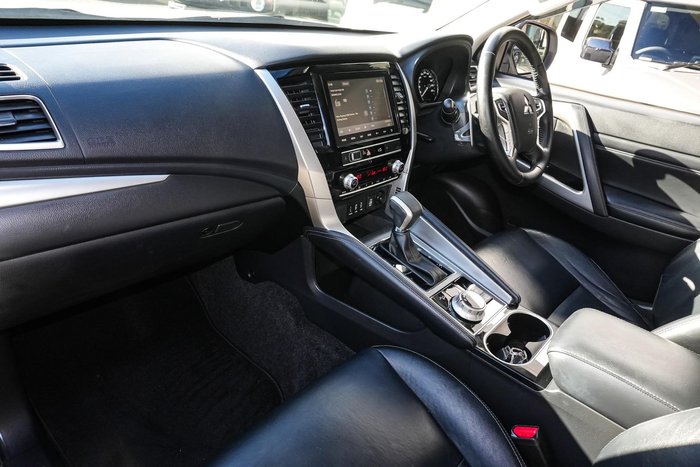 2022 Mitsubishi Pajero Sport GLS