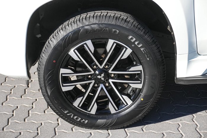 2022 Mitsubishi Pajero Sport GLS