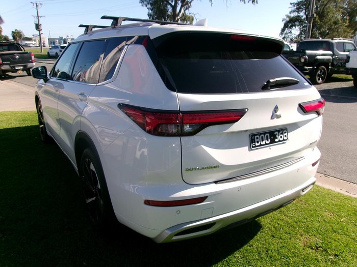 2022 Mitsubishi Outlander Exceed