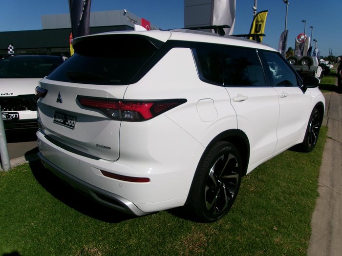 2022 Mitsubishi Outlander Exceed
