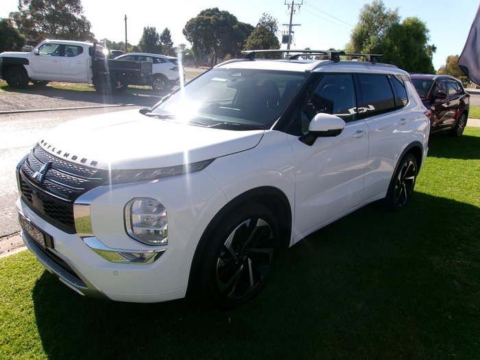 2022 Mitsubishi Outlander Exceed