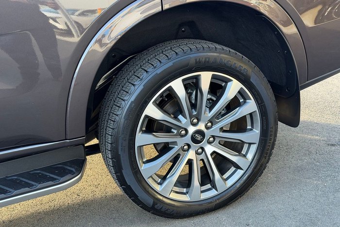2025 Ford Everest Platinum