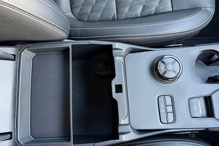 2025 Ford Everest Platinum