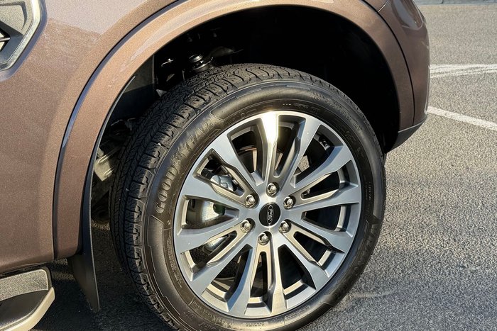 2025 Ford Everest Platinum
