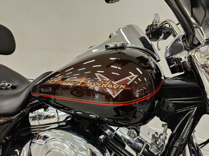 2011 Harley-davidson FLHRC ROAD KING CLASSIC Maroon