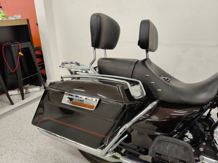 2011 Harley-davidson FLHRC ROAD KING CLASSIC Maroon