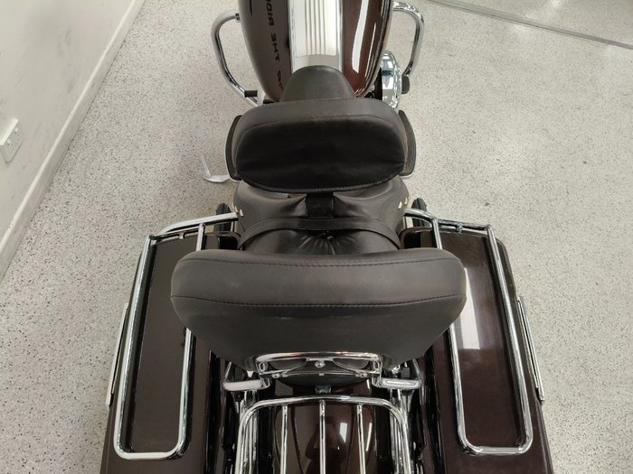 2011 Harley-davidson FLHRC ROAD KING CLASSIC Maroon