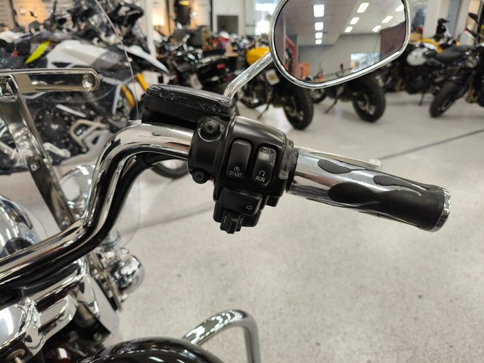 2011 Harley-davidson FLHRC ROAD KING CLASSIC Maroon