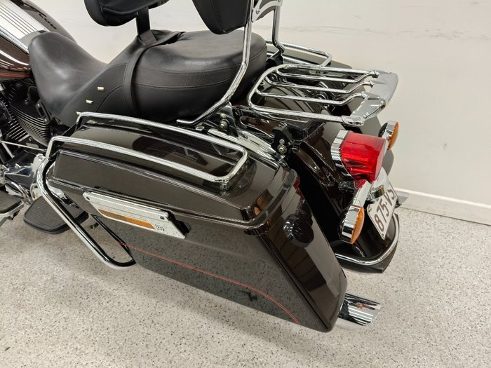 2011 Harley-davidson FLHRC ROAD KING CLASSIC Maroon