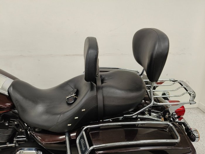 2011 Harley-davidson FLHRC ROAD KING CLASSIC Maroon