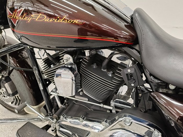 2011 Harley-davidson FLHRC ROAD KING CLASSIC Maroon