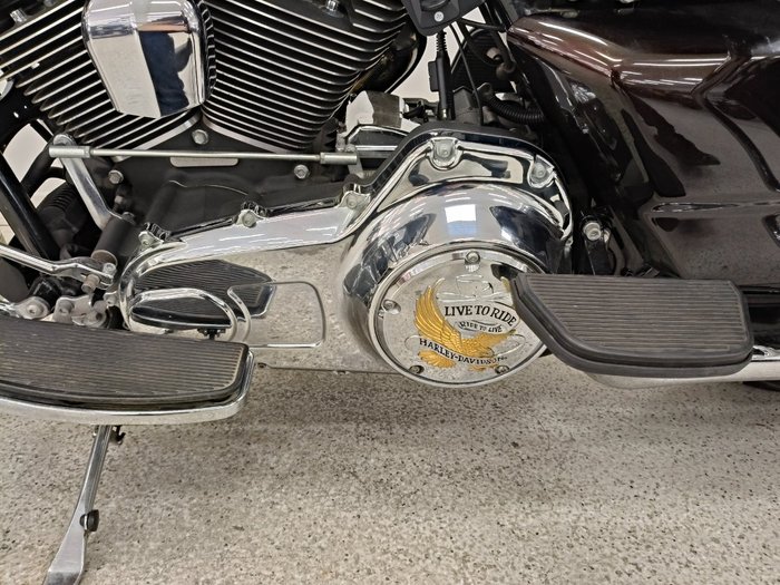 2011 Harley-davidson FLHRC ROAD KING CLASSIC Maroon