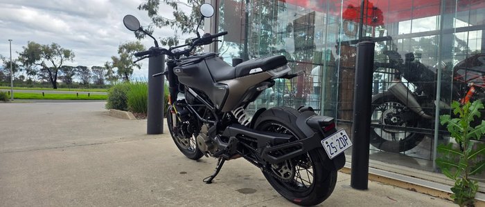 2022 HUSQVARNA SVARTPILEN 401 GREY